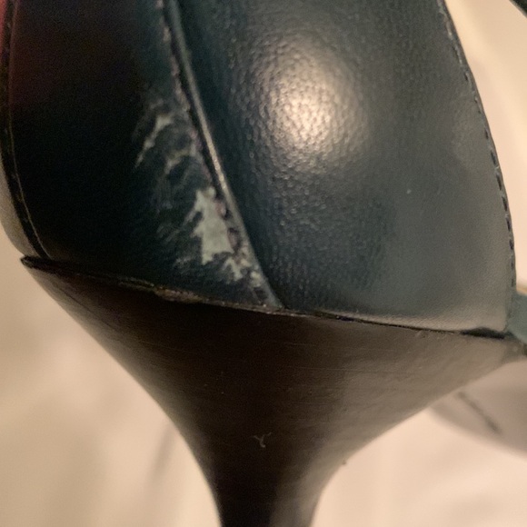 Liz Claiborne Green Flex Classic Cut-out Sides Pointed Toe Heels. 10M - Picture 15 of 15